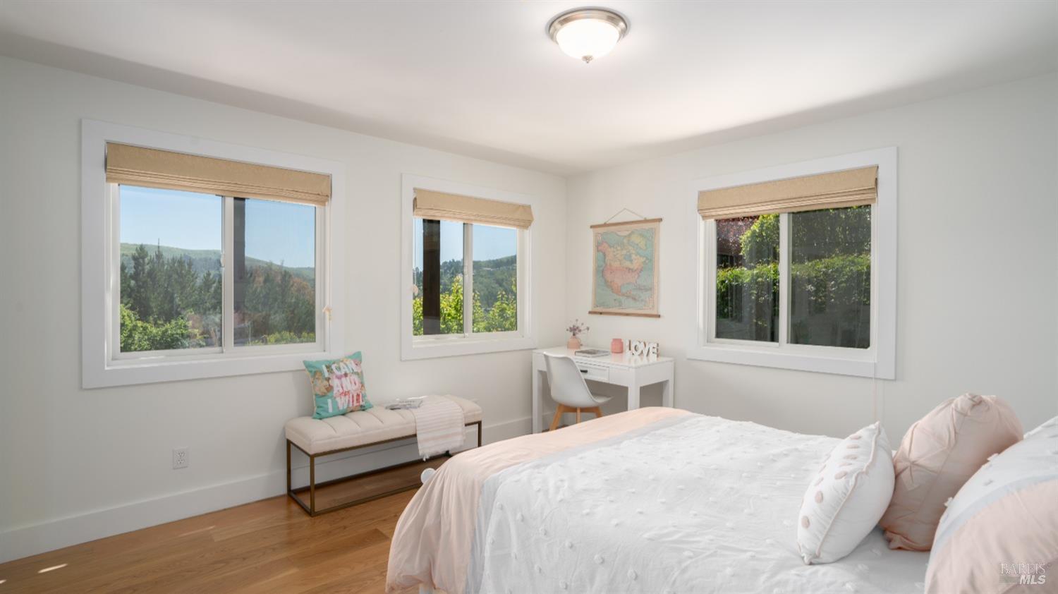 Detail Gallery Image 26 of 46 For 273 Cleveland Ave, Mill Valley,  CA 94941 - 4 Beds | 2/1 Baths