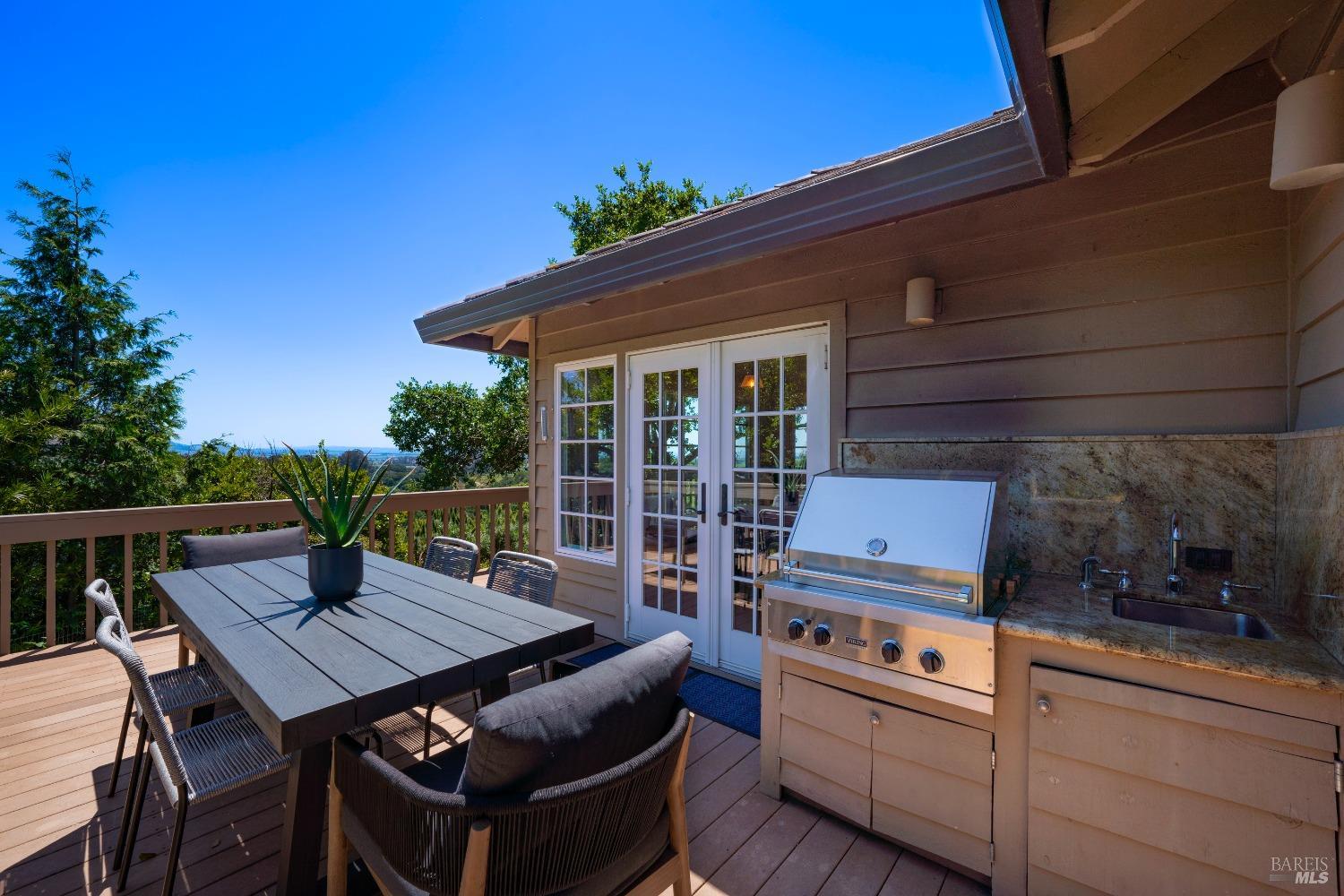 Detail Gallery Image 39 of 43 For 14 Spyglass Ct, Napa,  CA 94558 - 3 Beds | 2/1 Baths