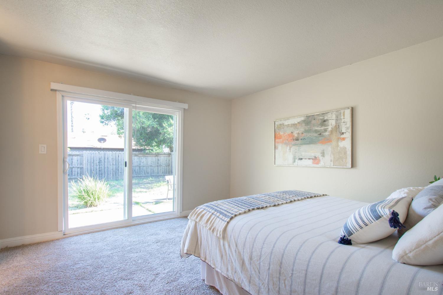 Detail Gallery Image 15 of 27 For 1936 Forest Ln, Vacaville,  CA 95687 - 3 Beds | 2 Baths