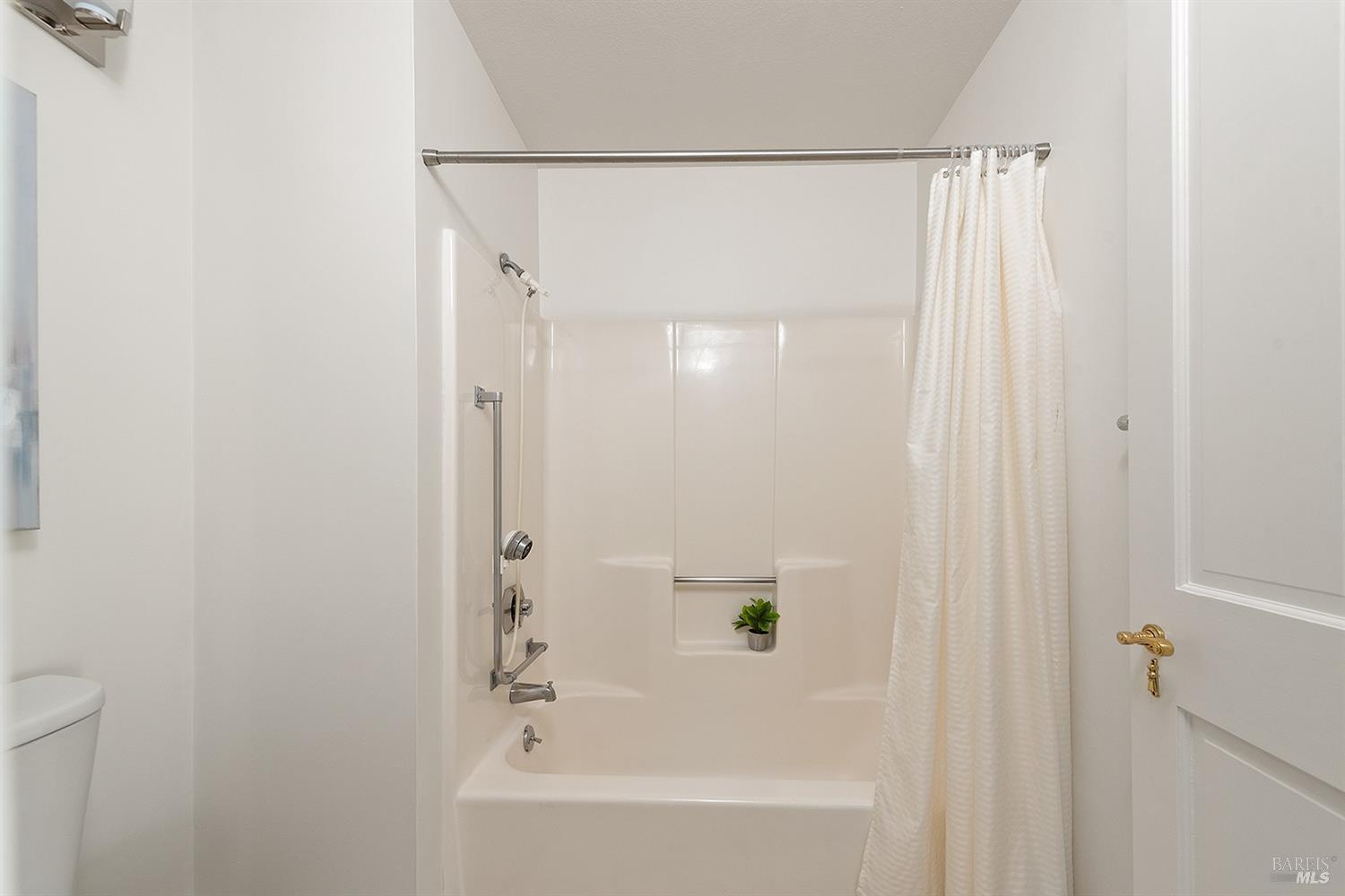 Detail Gallery Image 16 of 31 For 100 Thorndale Dr #229,  San Rafael,  CA 94903 - 2 Beds | 2 Baths