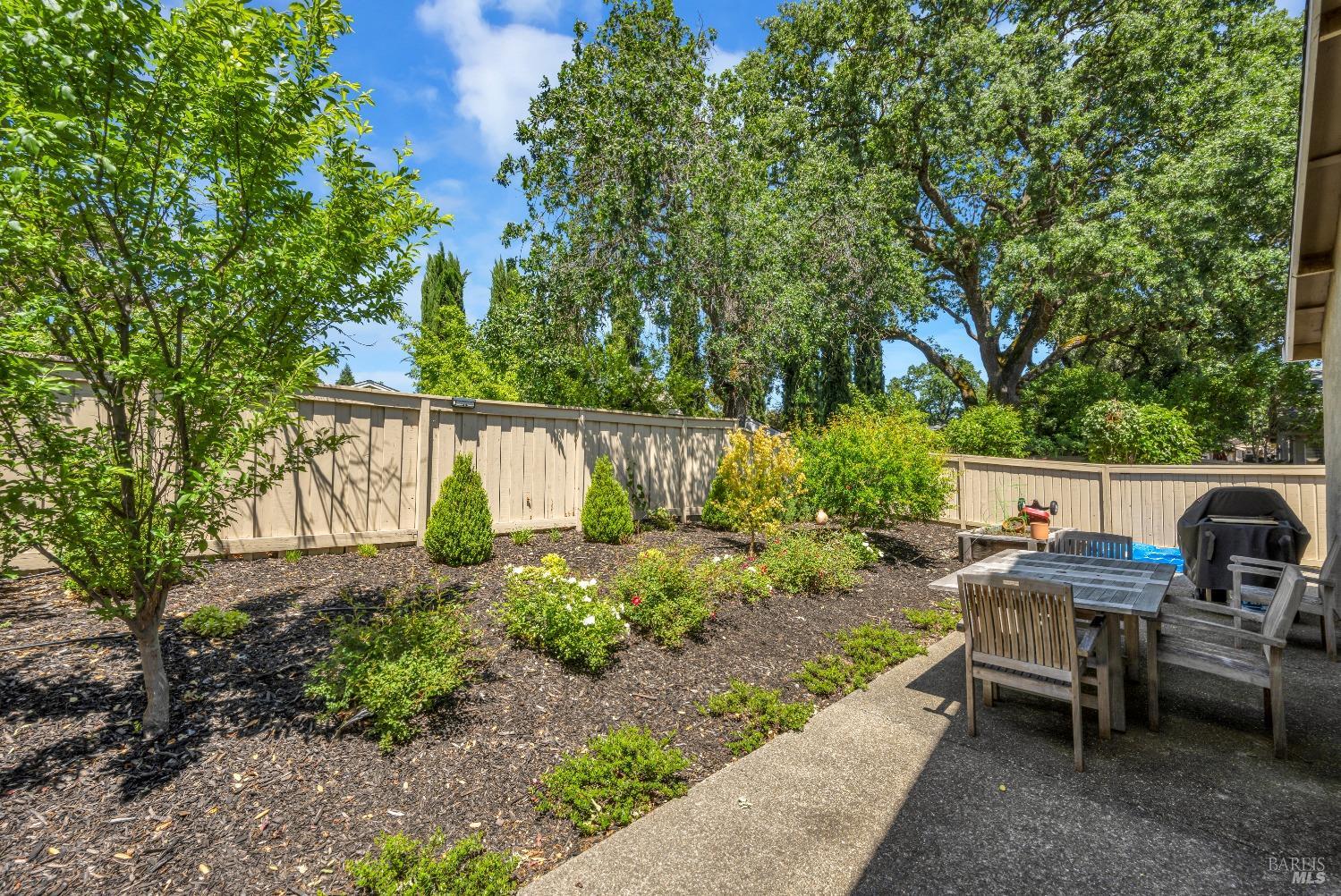Detail Gallery Image 21 of 26 For 112 Porterfield Creek Dr, Cloverdale,  CA 95425 - 2 Beds | 2 Baths