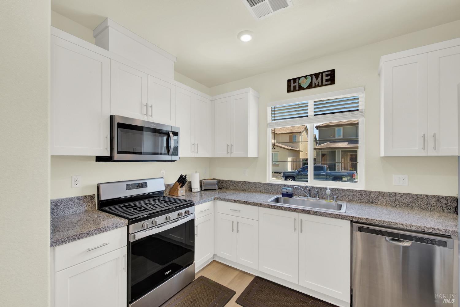 Detail Gallery Image 20 of 53 For 1464 Descanso Ln, Fairfield,  CA 94533 - 3 Beds | 2/1 Baths