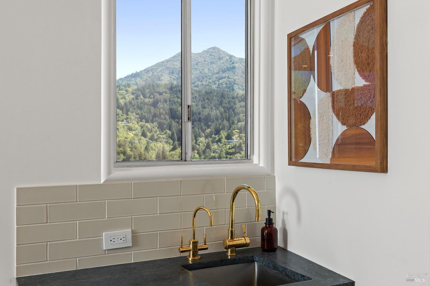 Detail Gallery Image 38 of 85 For 34 Rock Rd, Kentfield,  CA 94904 - 5 Beds | 3 Baths