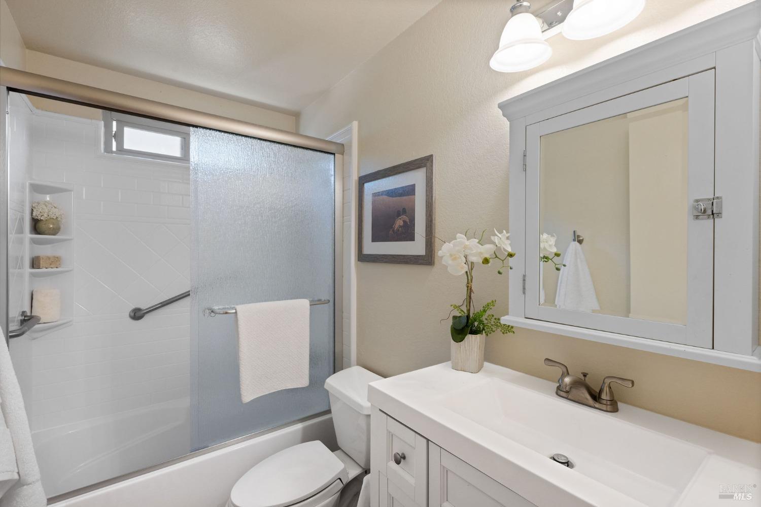 Detail Gallery Image 28 of 38 For 229 Hartson St, Napa,  CA 94559 - 2 Beds | 2 Baths