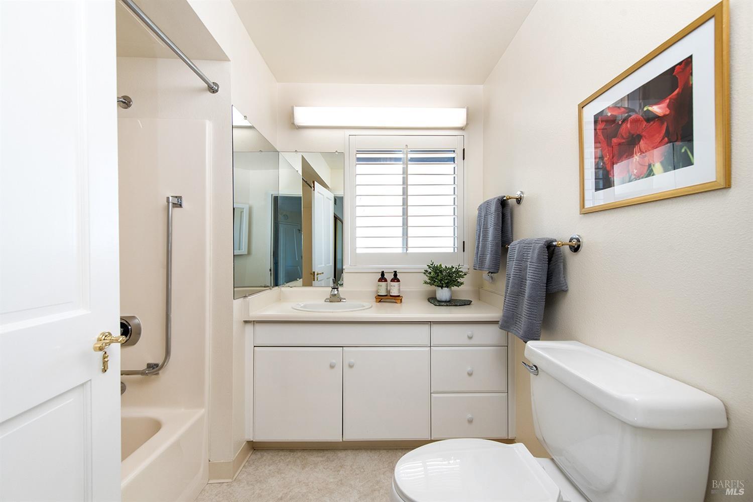 Detail Gallery Image 17 of 35 For 100 Thorndale Dr #319,  San Rafael,  CA 94903 - 2 Beds | 2 Baths