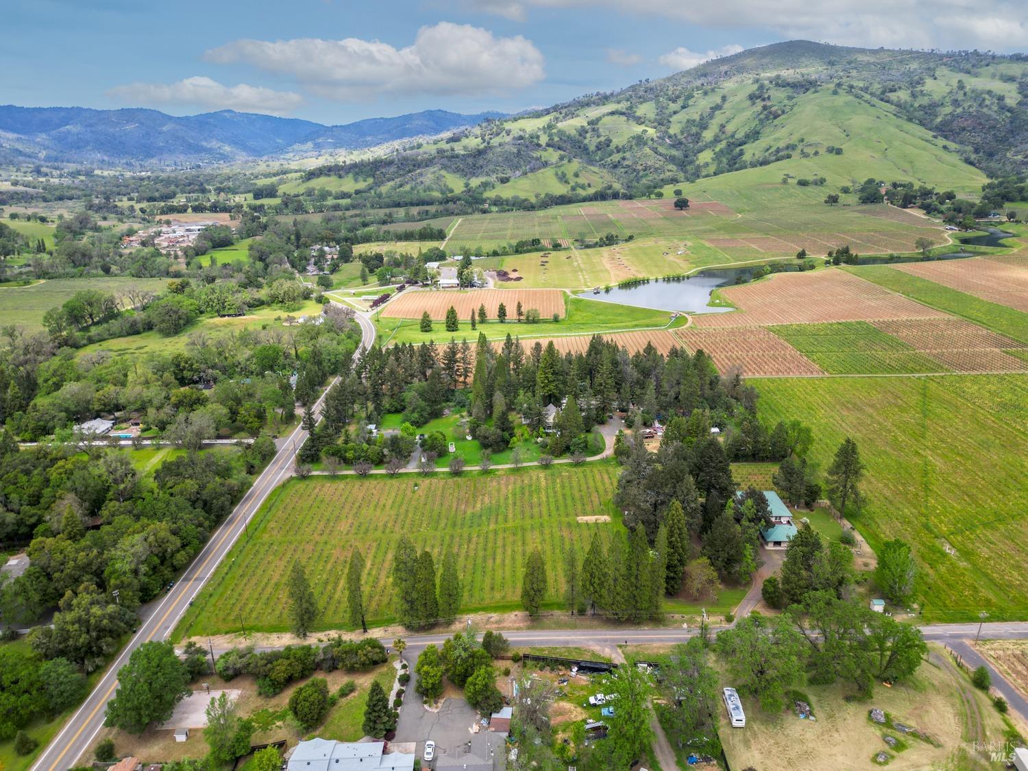 Detail Gallery Image 1 of 28 For 3200 Road J Unkn, Redwood Valley,  CA 95470 - 4 Beds | 3/1 Baths