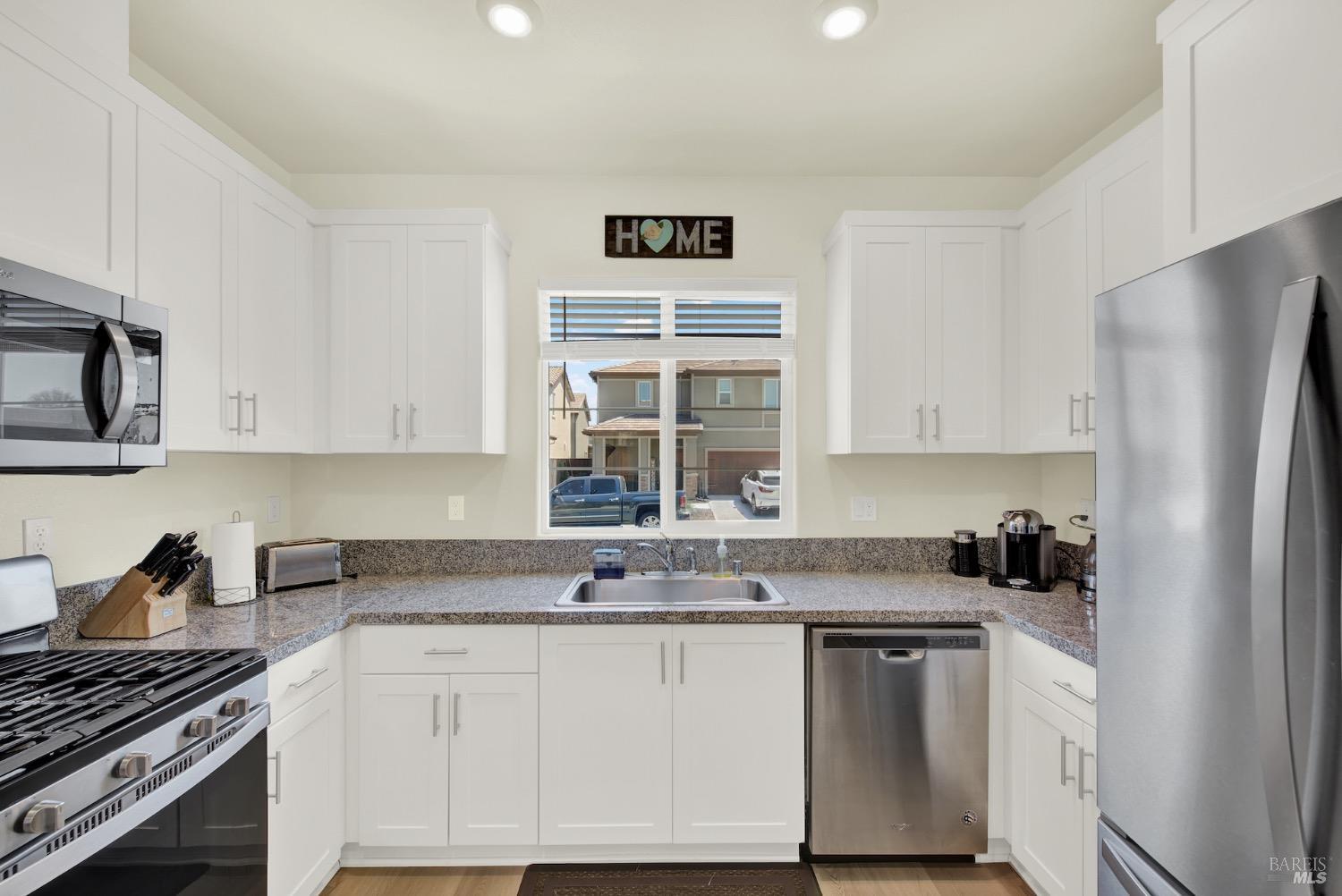 Detail Gallery Image 21 of 53 For 1464 Descanso Ln, Fairfield,  CA 94533 - 3 Beds | 2/1 Baths