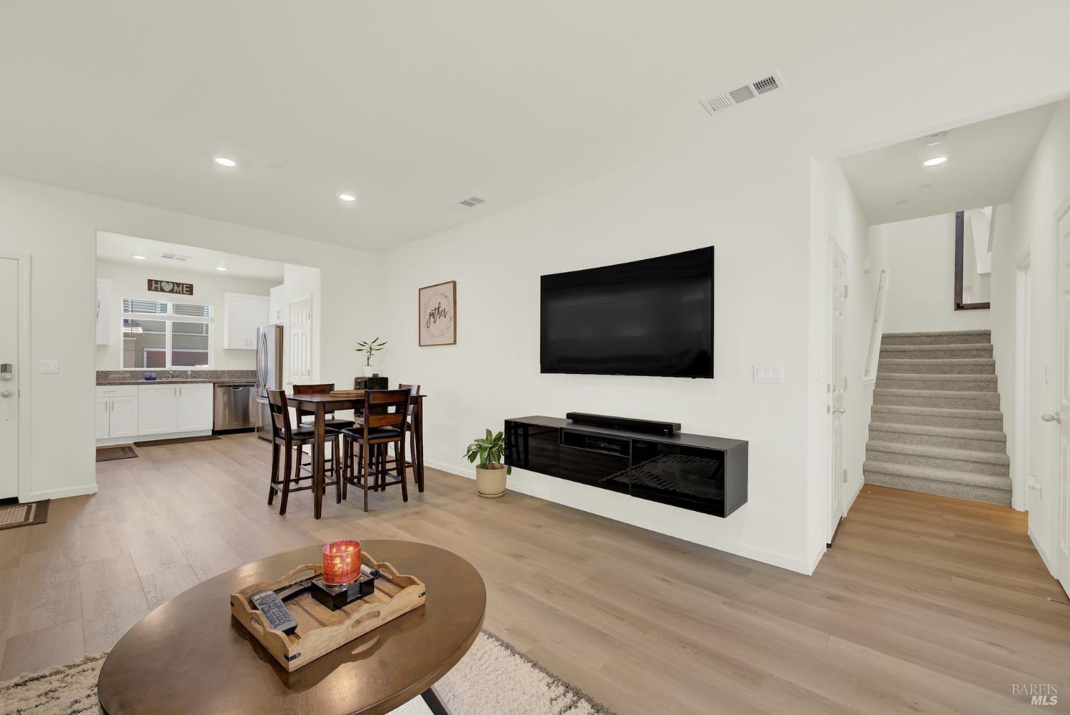 Detail Gallery Image 18 of 53 For 1464 Descanso Ln, Fairfield,  CA 94533 - 3 Beds | 2/1 Baths