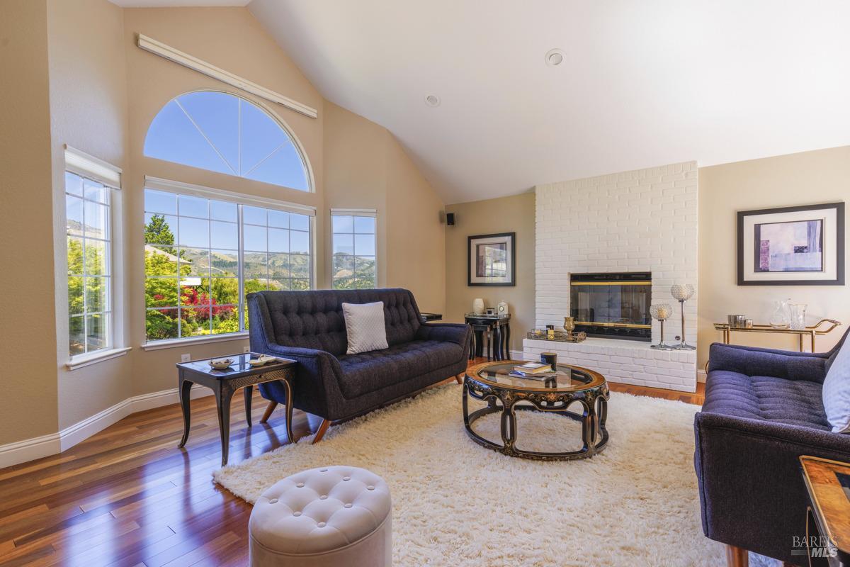 Detail Gallery Image 3 of 58 For 438 Trail Ridge Pl, Santa Rosa,  CA 95409 - 3 Beds | 2 Baths