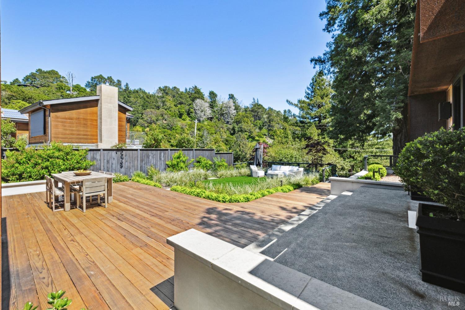 Detail Gallery Image 28 of 41 For 315 Hillside Ave, Mill Valley,  CA 94941 - 3 Beds | 1/1 Baths