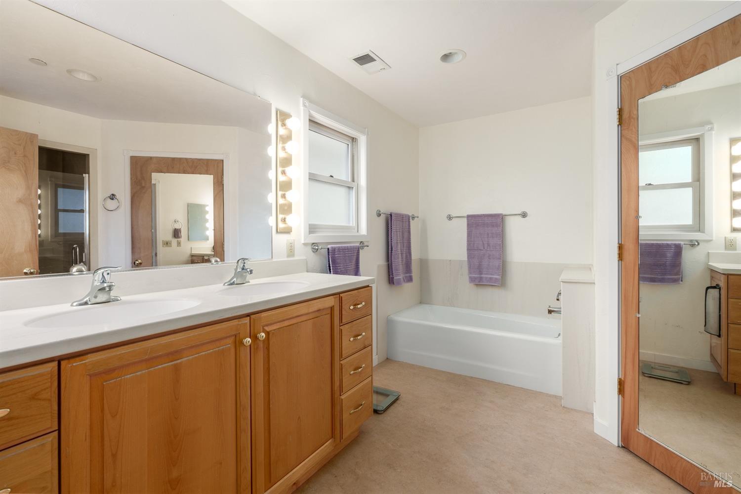 Detail Gallery Image 22 of 28 For 3200 Road J Unkn, Redwood Valley,  CA 95470 - 4 Beds | 3/1 Baths