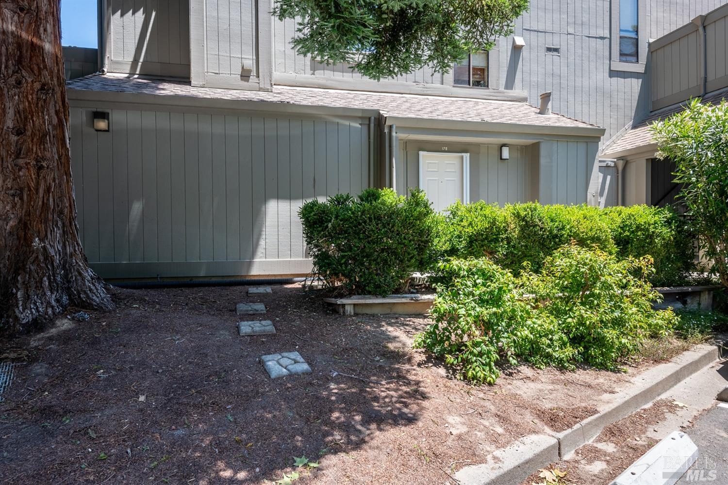 Detail Gallery Image 1 of 1 For 178 Sandpiper Ct, Novato,  CA 94949 - 2 Beds | 2 Baths