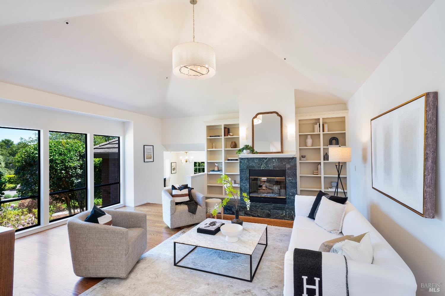 Detail Gallery Image 3 of 43 For 14 Spyglass Ct, Napa,  CA 94558 - 3 Beds | 2/1 Baths