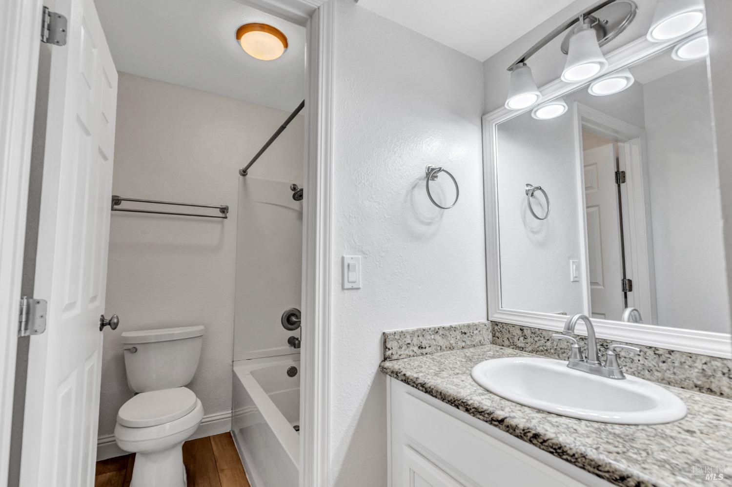 Detail Gallery Image 21 of 32 For 1354 Callen St #B,  Vacaville,  CA 95688 - 2 Beds | 1/1 Baths
