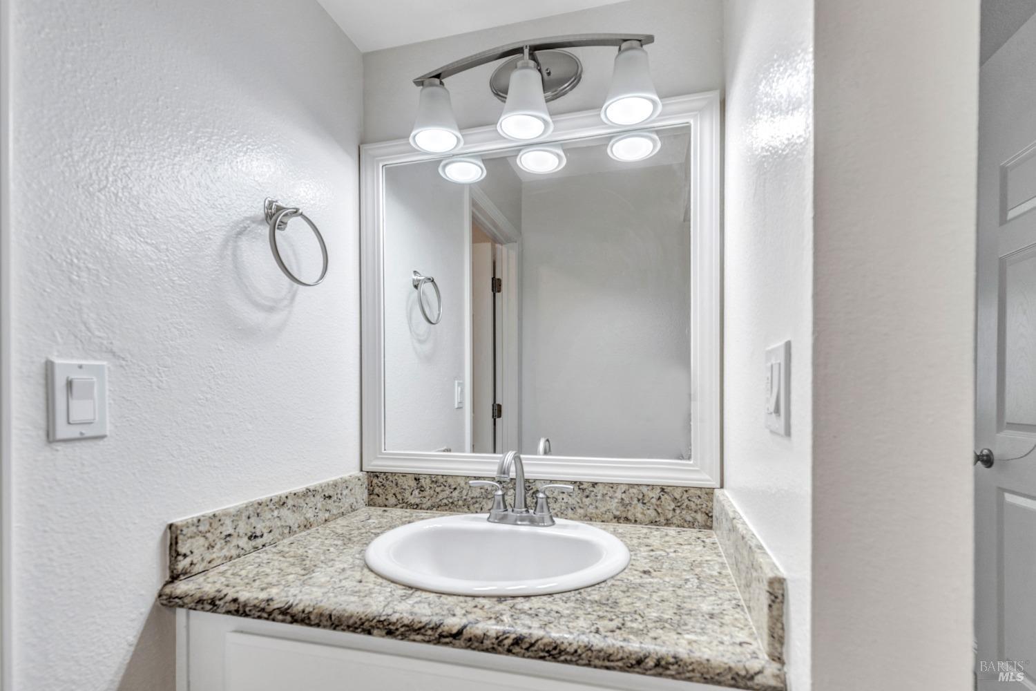Detail Gallery Image 22 of 32 For 1354 Callen St #B,  Vacaville,  CA 95688 - 2 Beds | 1/1 Baths