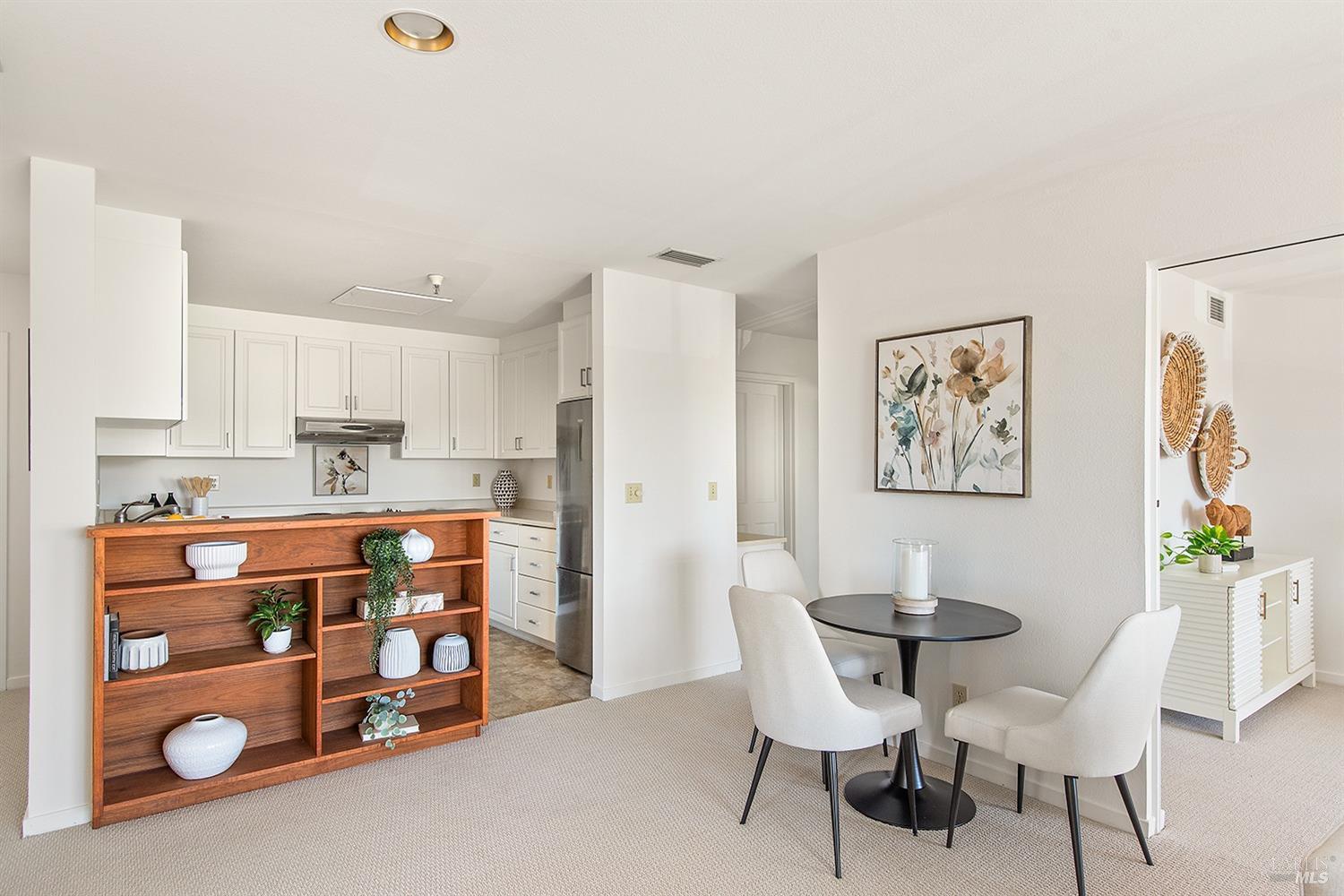 Detail Gallery Image 5 of 31 For 100 Thorndale Dr #229,  San Rafael,  CA 94903 - 2 Beds | 2 Baths
