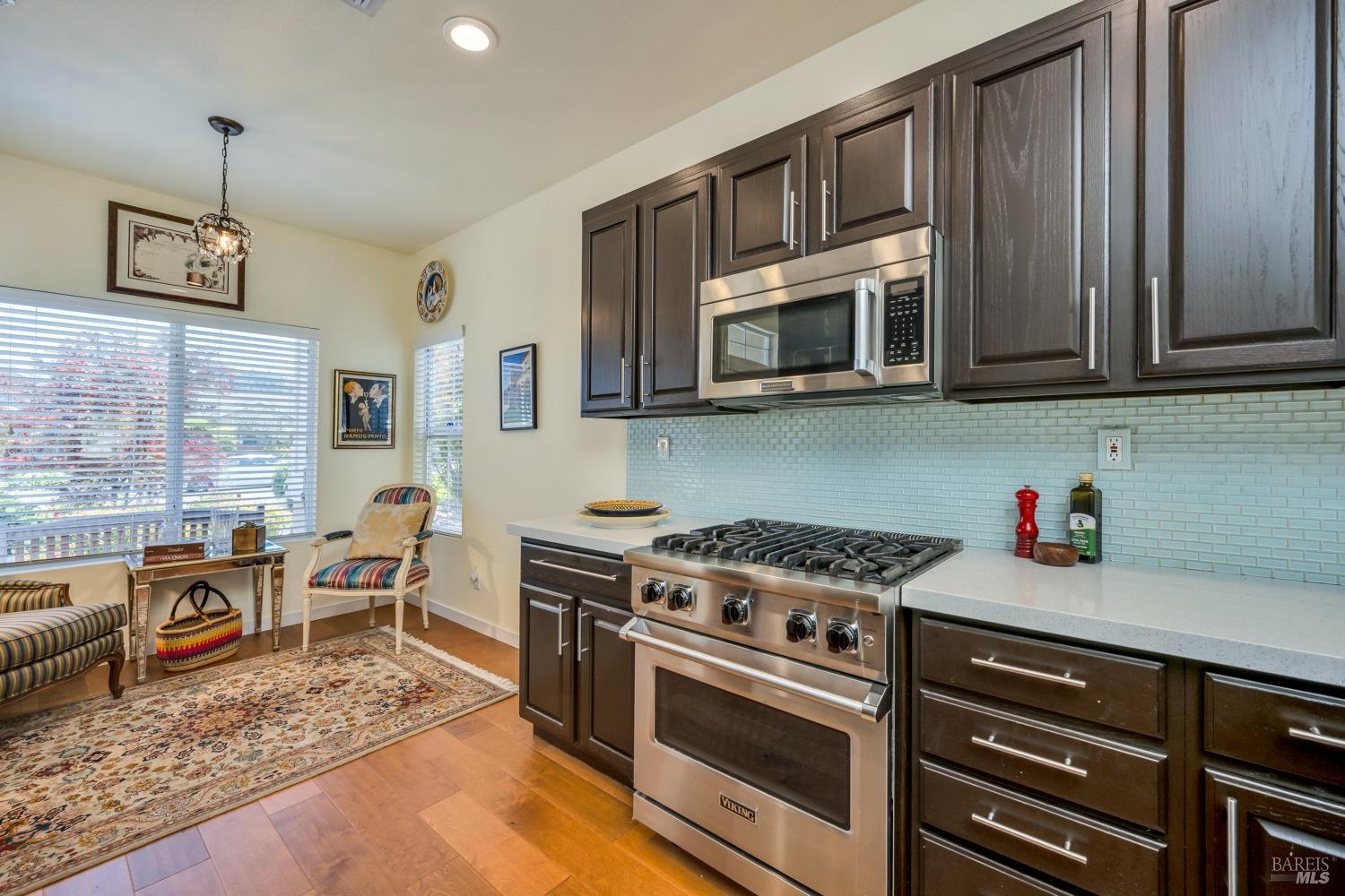 Detail Gallery Image 5 of 26 For 112 Porterfield Creek Dr, Cloverdale,  CA 95425 - 2 Beds | 2 Baths