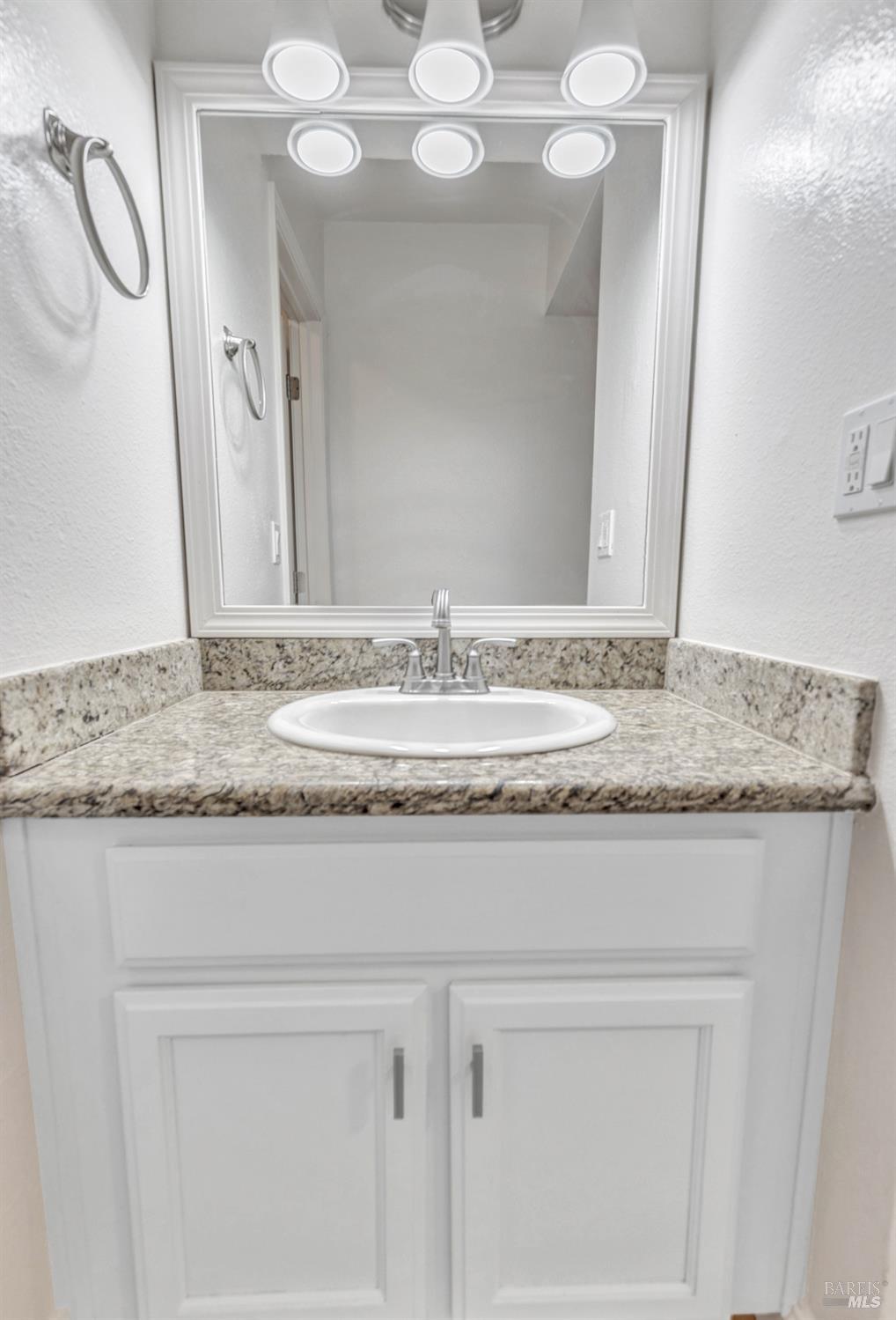 Detail Gallery Image 24 of 32 For 1354 Callen St #B,  Vacaville,  CA 95688 - 2 Beds | 1/1 Baths