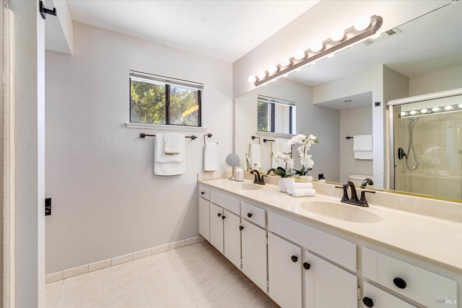 Detail Gallery Image 30 of 61 For 1025 Charlson Way, Napa,  CA 94558 - 3 Beds | 2/1 Baths