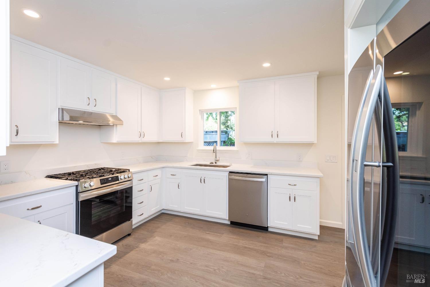 Detail Gallery Image 11 of 48 For 70 W Thomson Ave, Sonoma,  CA 95476 - 2 Beds | 2 Baths