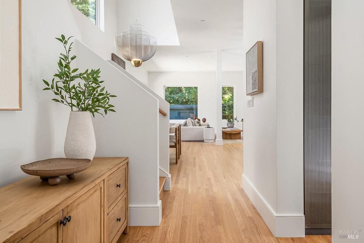 Detail Gallery Image 6 of 48 For 649 Northern Ave, Mill Valley,  CA 94941 - 4 Beds | 3/1 Baths