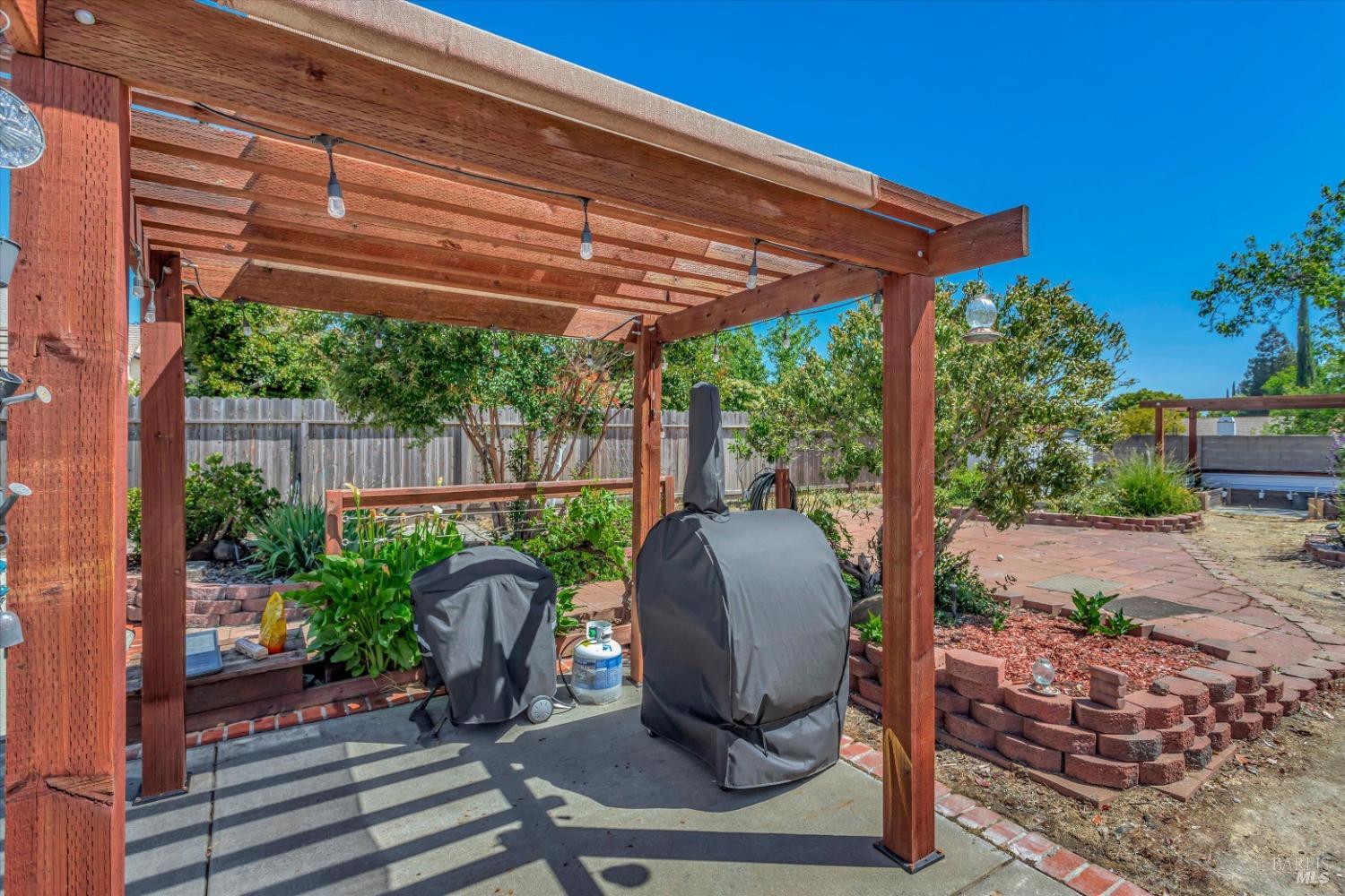 Detail Gallery Image 23 of 29 For 113 Amberwood Ct, Vacaville,  CA 95688 - 4 Beds | 2 Baths