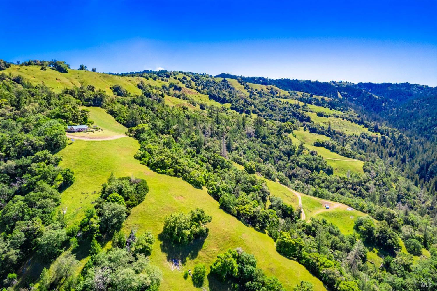 Detail Gallery Image 2 of 96 For 9655 Peachland Rd, Boonville,  CA 95415 - 4 Beds | 4 Baths