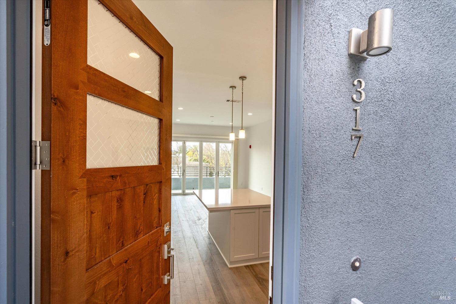 Detail Gallery Image 2 of 25 For 1655 2nd St #317,  Napa,  CA 94559 - 3 Beds | 2/1 Baths