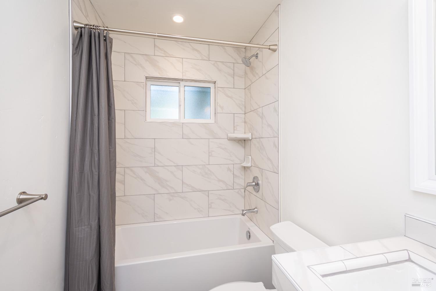 Detail Gallery Image 15 of 48 For 70 W Thomson Ave, Sonoma,  CA 95476 - 2 Beds | 2 Baths