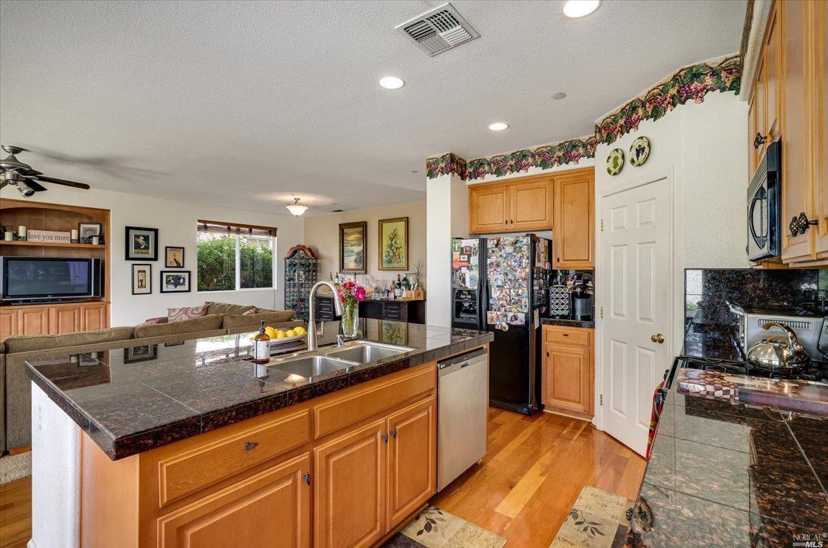 Detail Gallery Image 15 of 66 For 78 Castellina Cir, American Canyon,  CA 94503 - 3 Beds | 2 Baths
