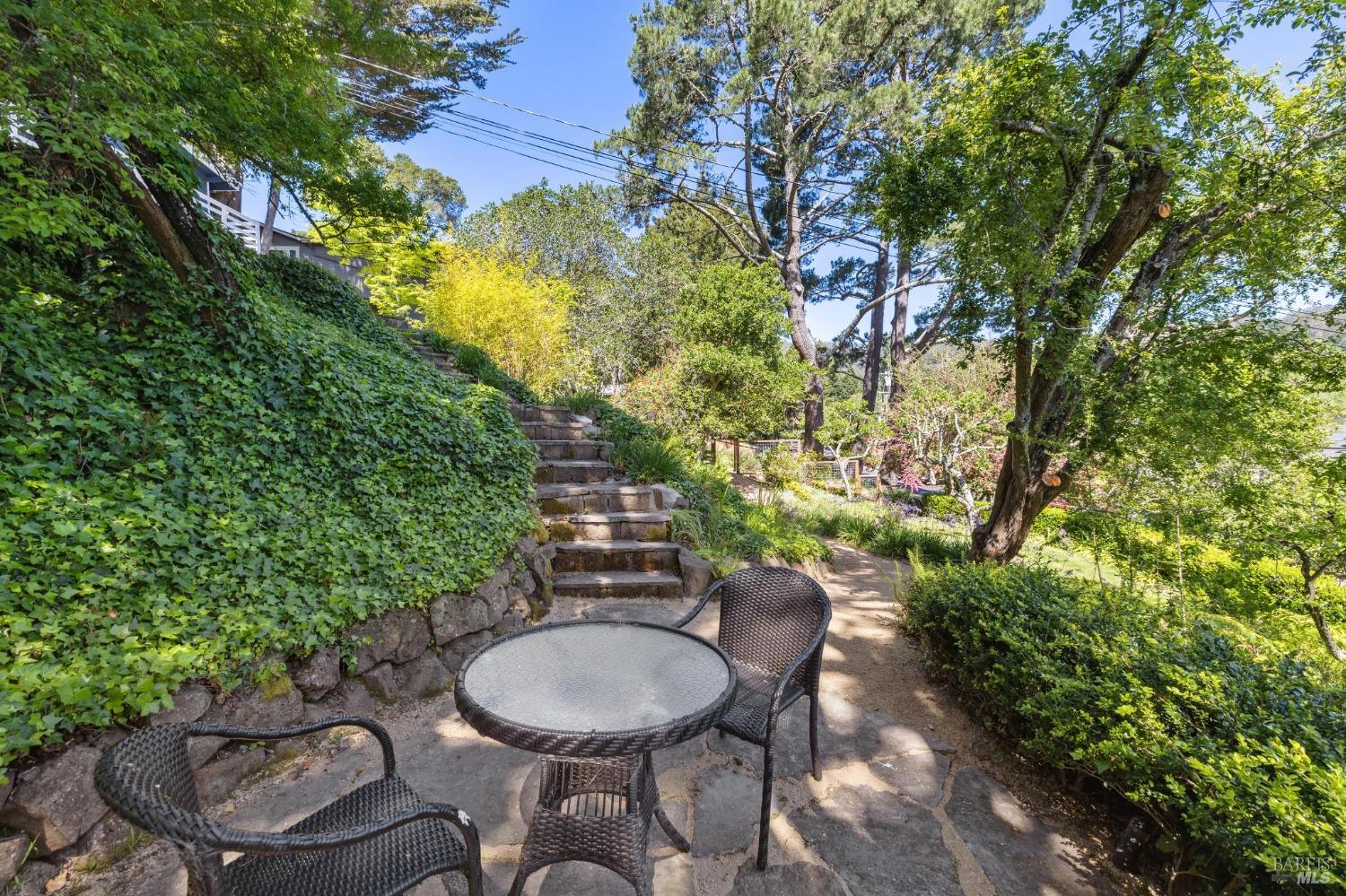 Detail Gallery Image 74 of 88 For 419 Marin Ave, Mill Valley,  CA 94941 - 6 Beds | 4/2 Baths