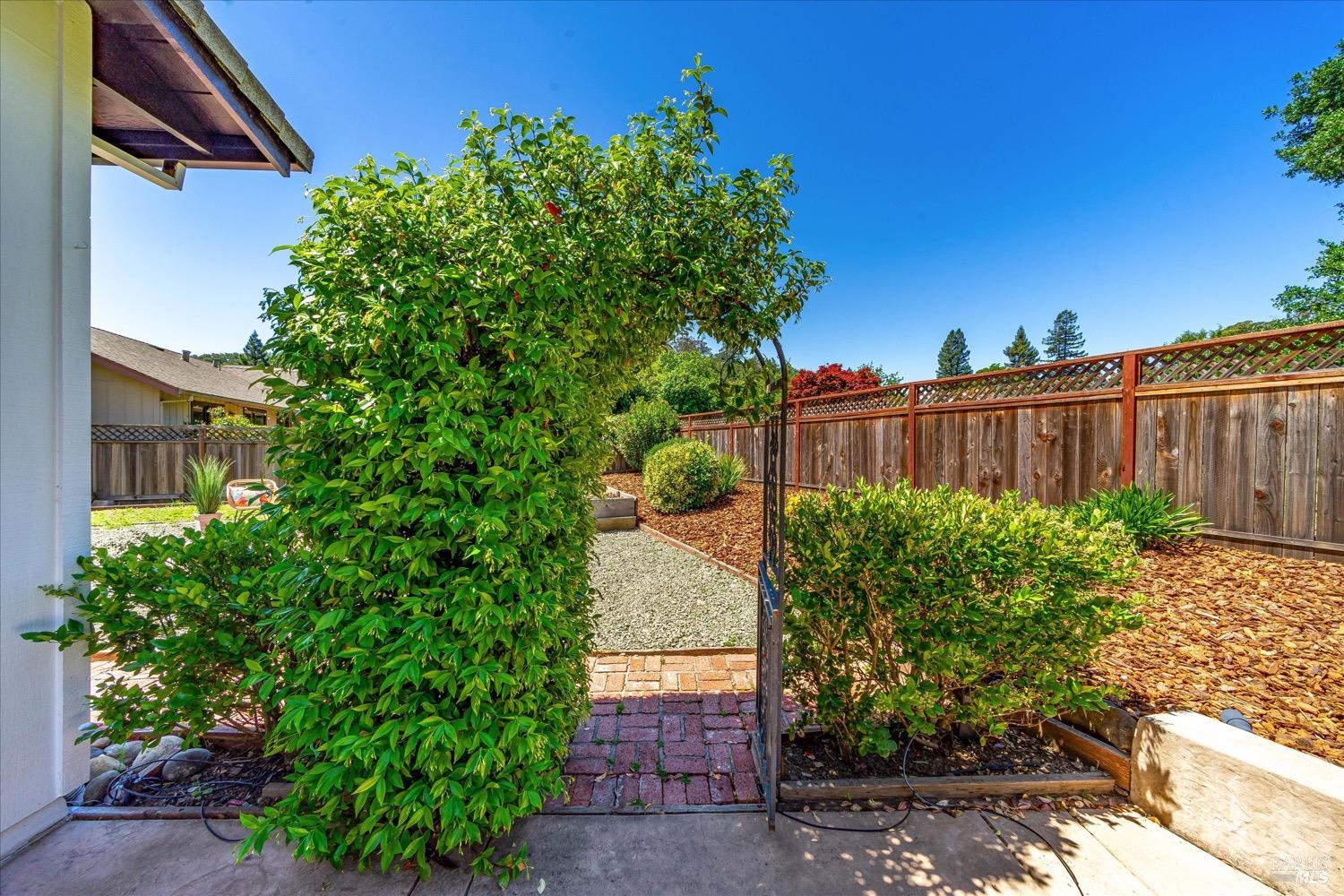 Detail Gallery Image 39 of 61 For 1025 Charlson Way, Napa,  CA 94558 - 3 Beds | 2/1 Baths