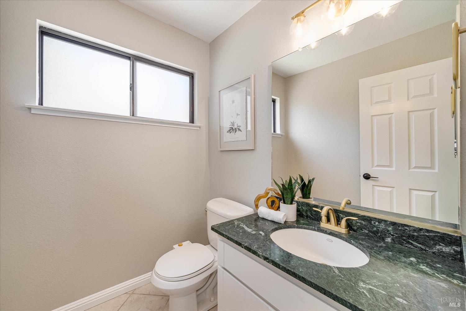 Detail Gallery Image 12 of 61 For 1025 Charlson Way, Napa,  CA 94558 - 3 Beds | 2/1 Baths