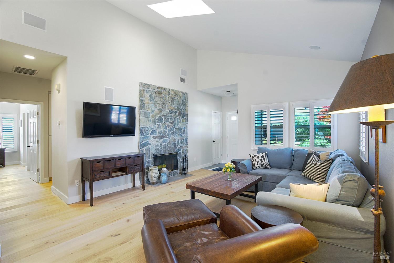 Detail Gallery Image 8 of 38 For 23 Forrester Ln, Yountville,  CA 94599 - 2 Beds | 2 Baths