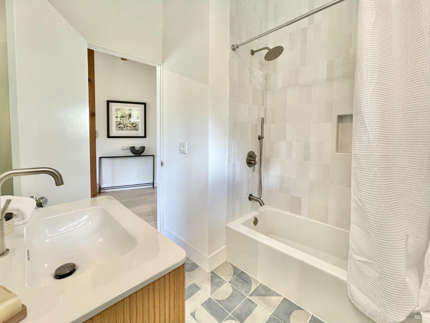 Detail Gallery Image 21 of 73 For 19 Monte Cimas Ave, Mill Valley,  CA 94941 - 2 Beds | 1 Baths