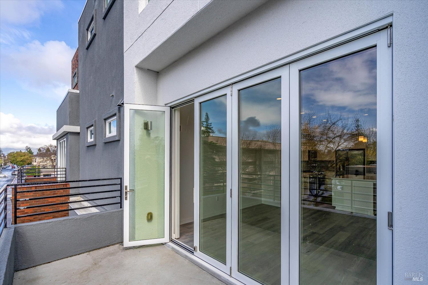 Detail Gallery Image 13 of 25 For 1655 2nd St #317,  Napa,  CA 94559 - 3 Beds | 2/1 Baths