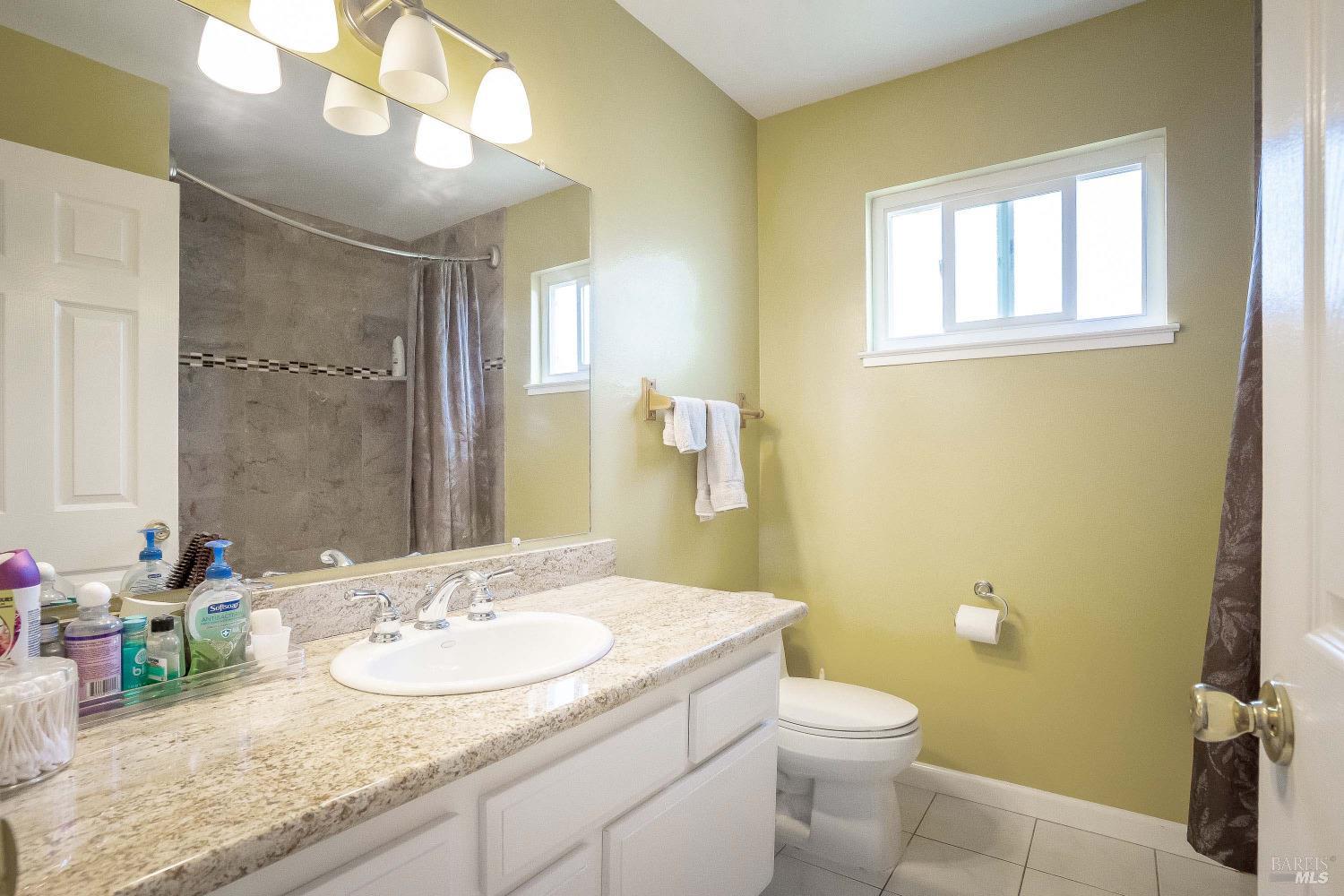 Detail Gallery Image 25 of 41 For 1824 Standish Way, Fairfield,  CA 94534 - 4 Beds | 2/1 Baths