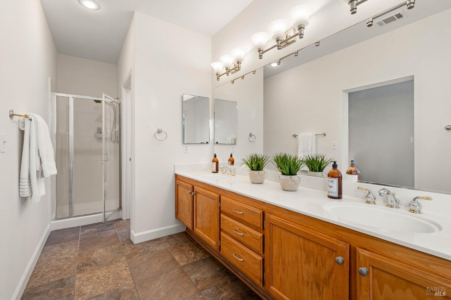 Detail Gallery Image 19 of 42 For 298 Bantry Dr, Vacaville,  CA 95688 - 3 Beds | 2/1 Baths