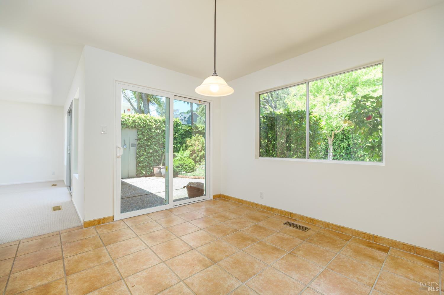 Detail Gallery Image 13 of 38 For 88 Buena Vista Ave, Mill Valley,  CA 94941 - 3 Beds | 2 Baths