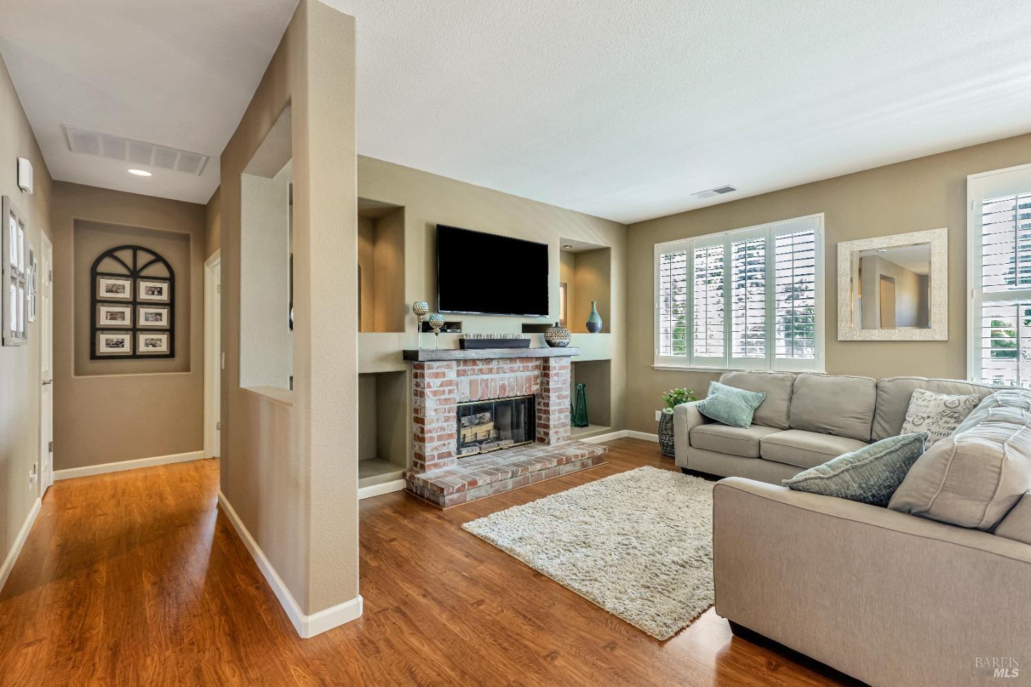 Detail Gallery Image 12 of 73 For 2283 Palmer Cir, Fairfield,  CA 94534 - 4 Beds | 3 Baths