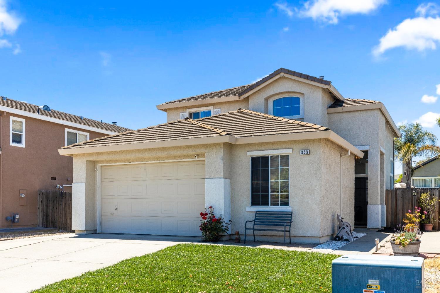 Detail Gallery Image 1 of 48 For 853 Sapphire Cir, Vacaville,  CA 95687 - 4 Beds | 3 Baths
