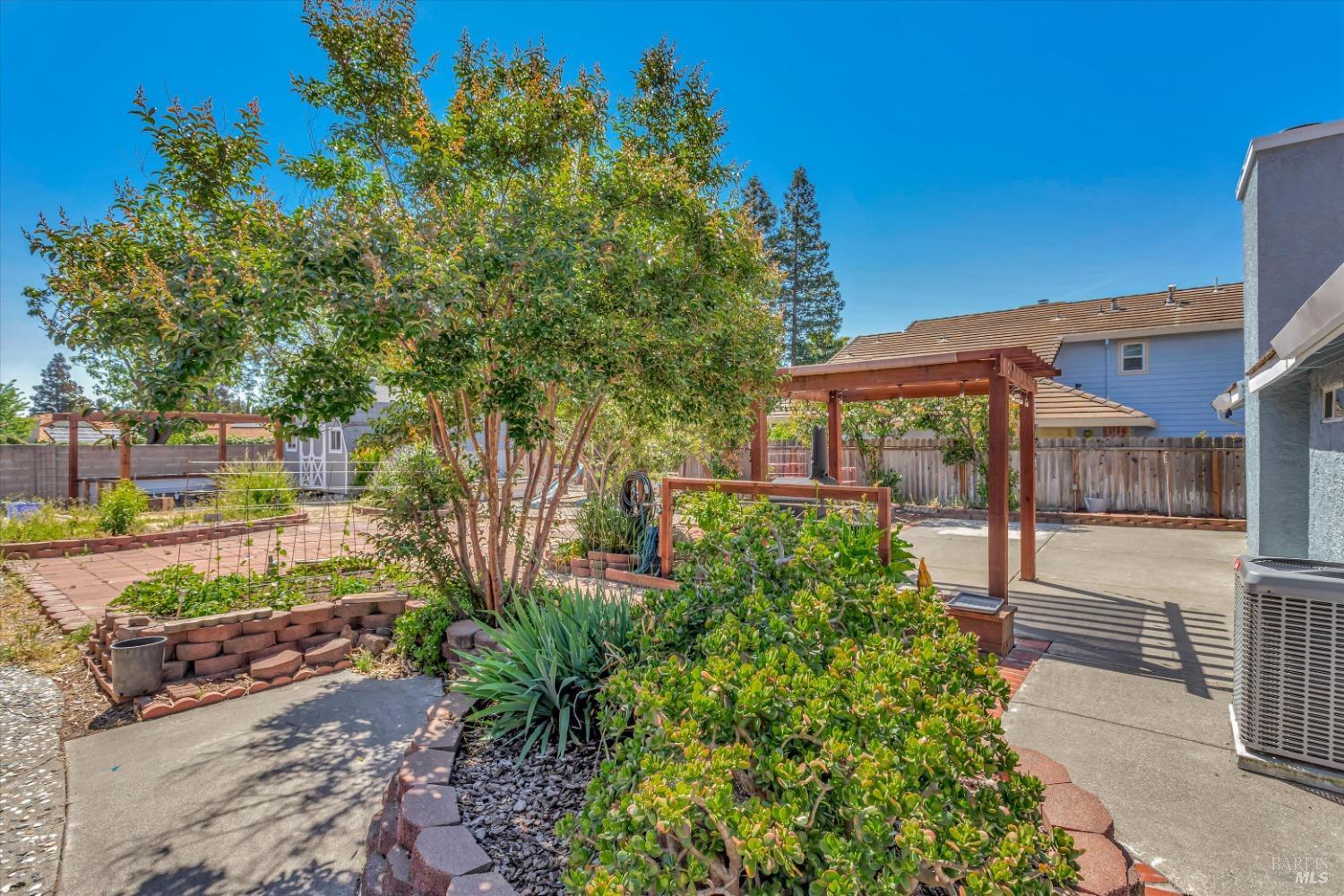 Detail Gallery Image 26 of 29 For 113 Amberwood Ct, Vacaville,  CA 95688 - 4 Beds | 2 Baths