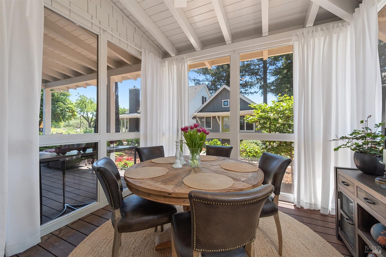 Detail Gallery Image 17 of 39 For 107 Kennedy Ln, Healdsburg,  CA 95448 - 2 Beds | 2 Baths