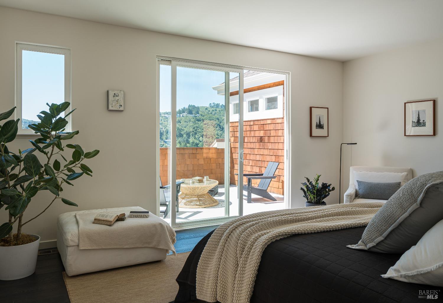 Detail Gallery Image 18 of 40 For 358 Dolan Ave, Mill Valley,  CA 94941 - 4 Beds | 2/1 Baths