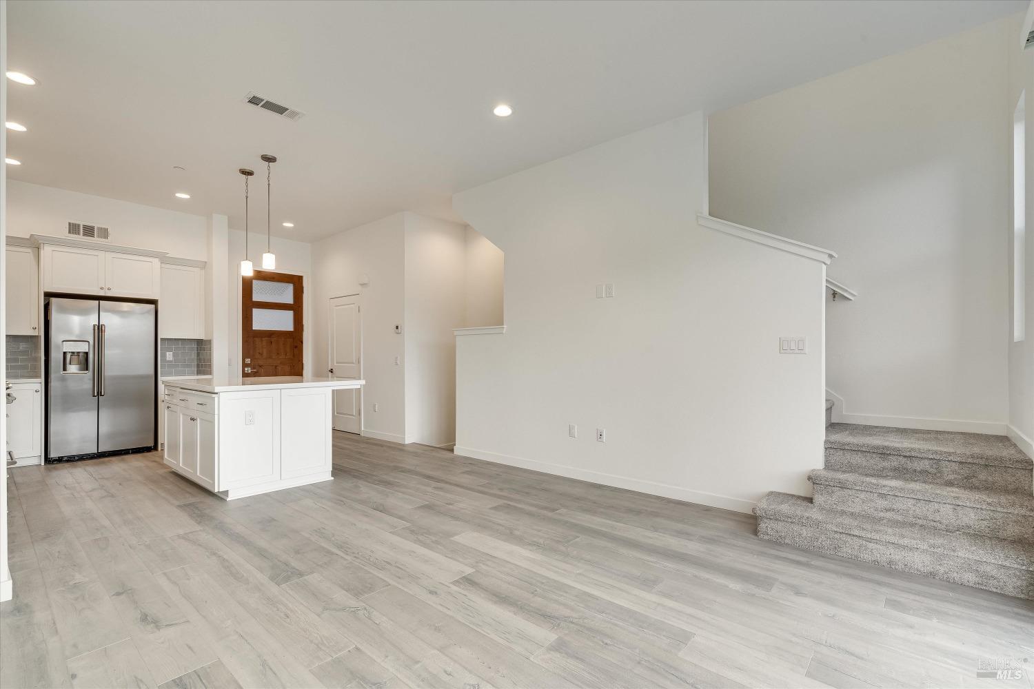 Detail Gallery Image 8 of 25 For 1655 2nd St #317,  Napa,  CA 94559 - 3 Beds | 2/1 Baths