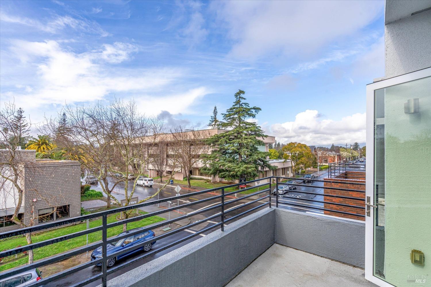 Detail Gallery Image 11 of 25 For 1655 2nd St #317,  Napa,  CA 94559 - 3 Beds | 2/1 Baths