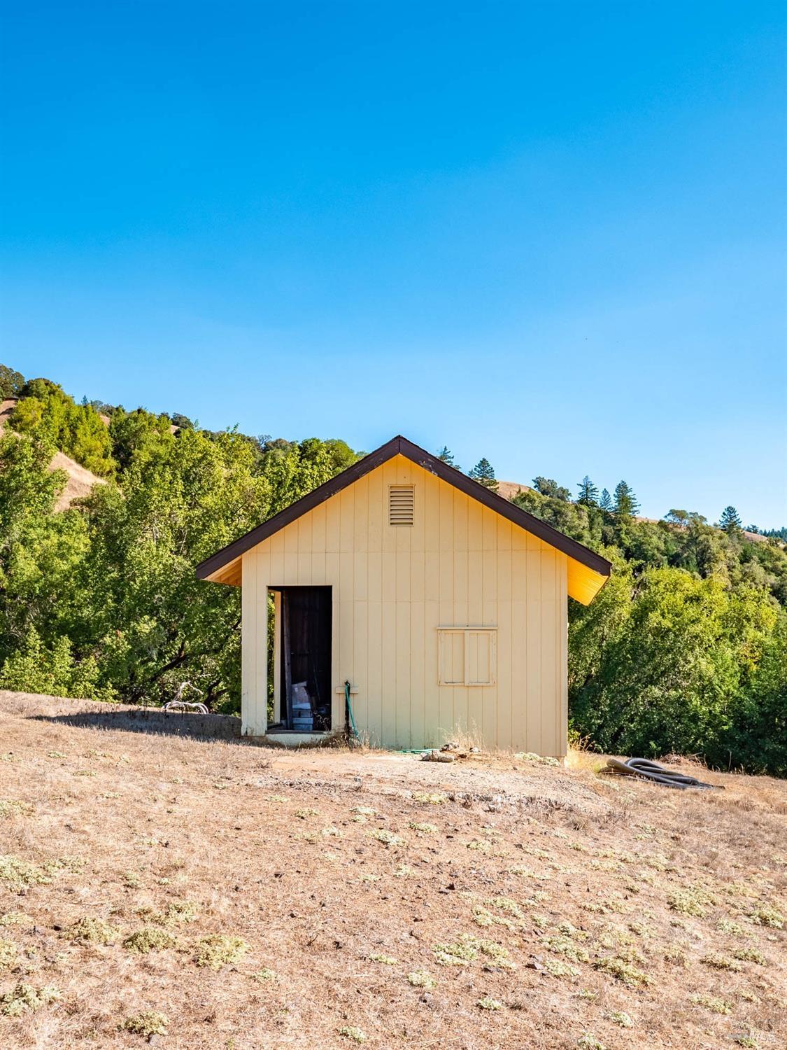 Detail Gallery Image 80 of 96 For 9655 Peachland Rd, Boonville,  CA 95415 - 4 Beds | 4 Baths