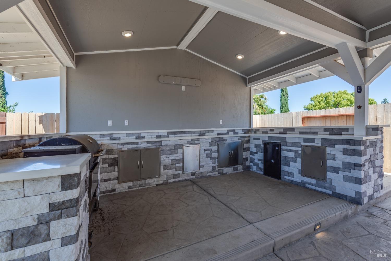 Detail Gallery Image 20 of 26 For 131 Santana Dr, Vacaville,  CA 95687 - 3 Beds | 2 Baths