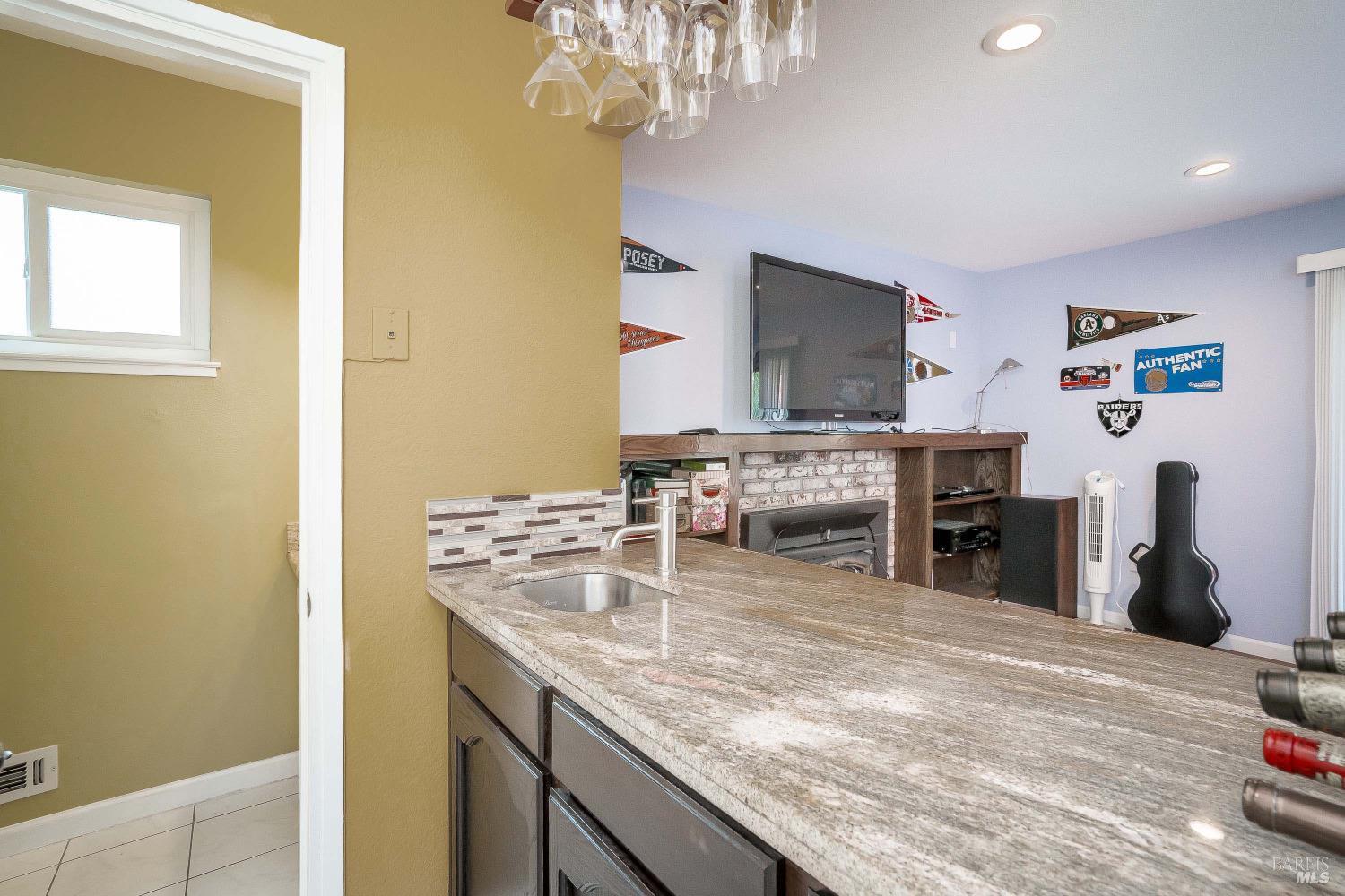 Detail Gallery Image 14 of 41 For 1824 Standish Way, Fairfield,  CA 94534 - 4 Beds | 2/1 Baths