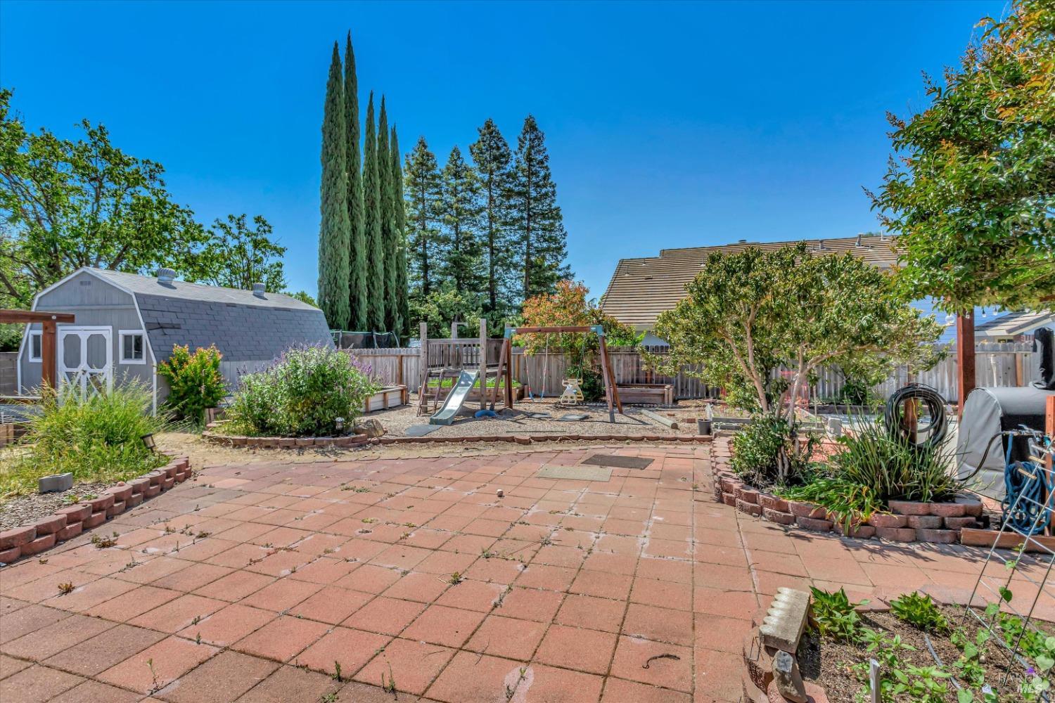 Detail Gallery Image 27 of 29 For 113 Amberwood Ct, Vacaville,  CA 95688 - 4 Beds | 2 Baths
